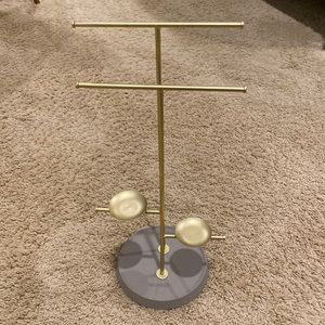 Jewelry stand (like new!)